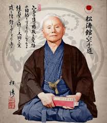 Pratique du karaté dans un dojo traditionnel